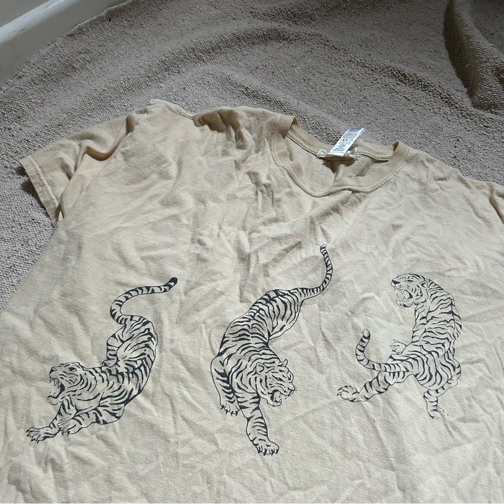 Oversized Graphic Tee